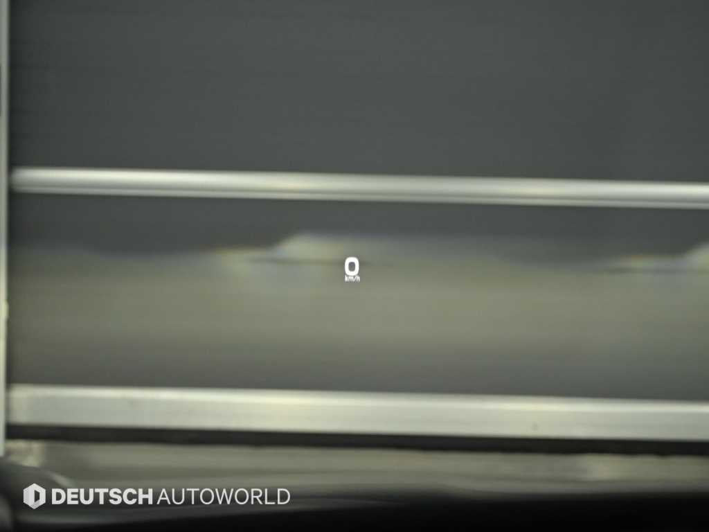 Porsche Taycan — photo 17