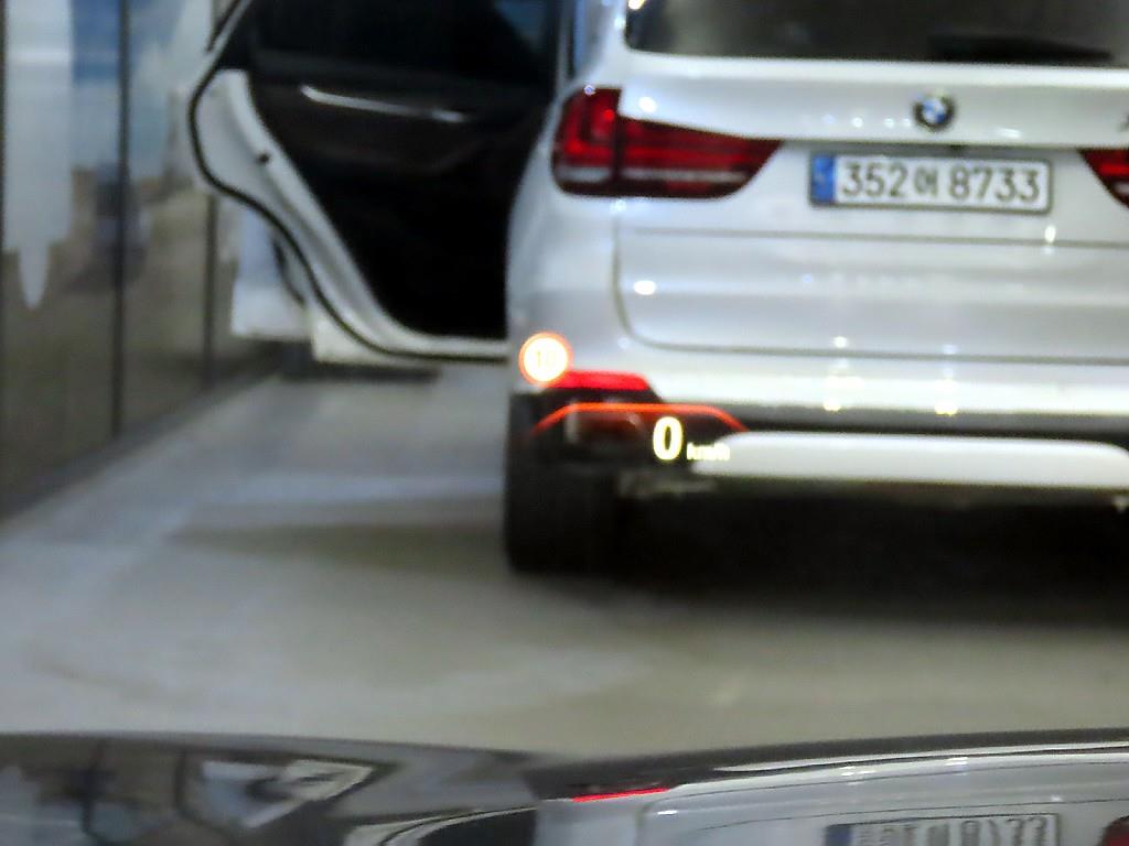 BMW 5-Series — photo 13