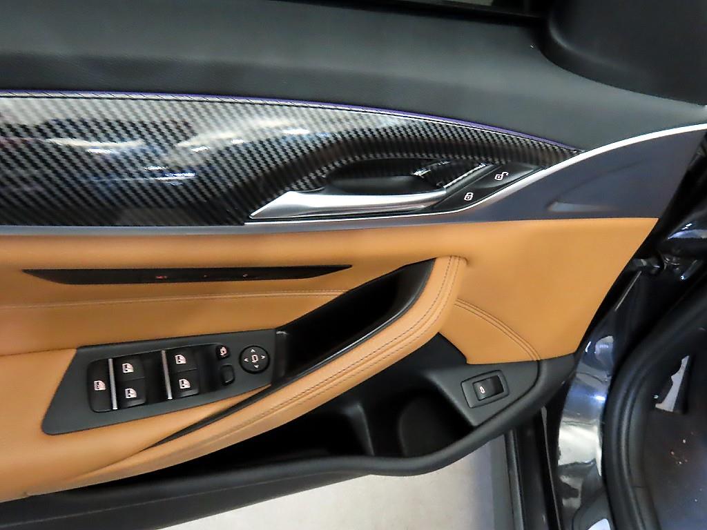 BMW 5-Series — photo 15