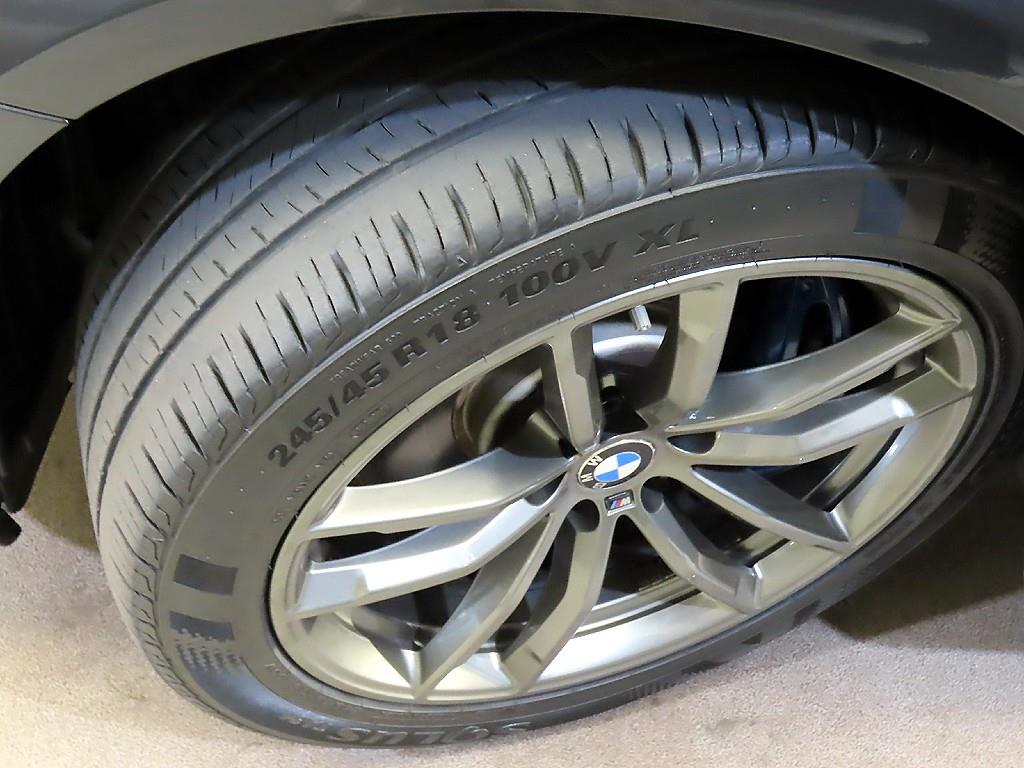 BMW 5-Series — photo 20