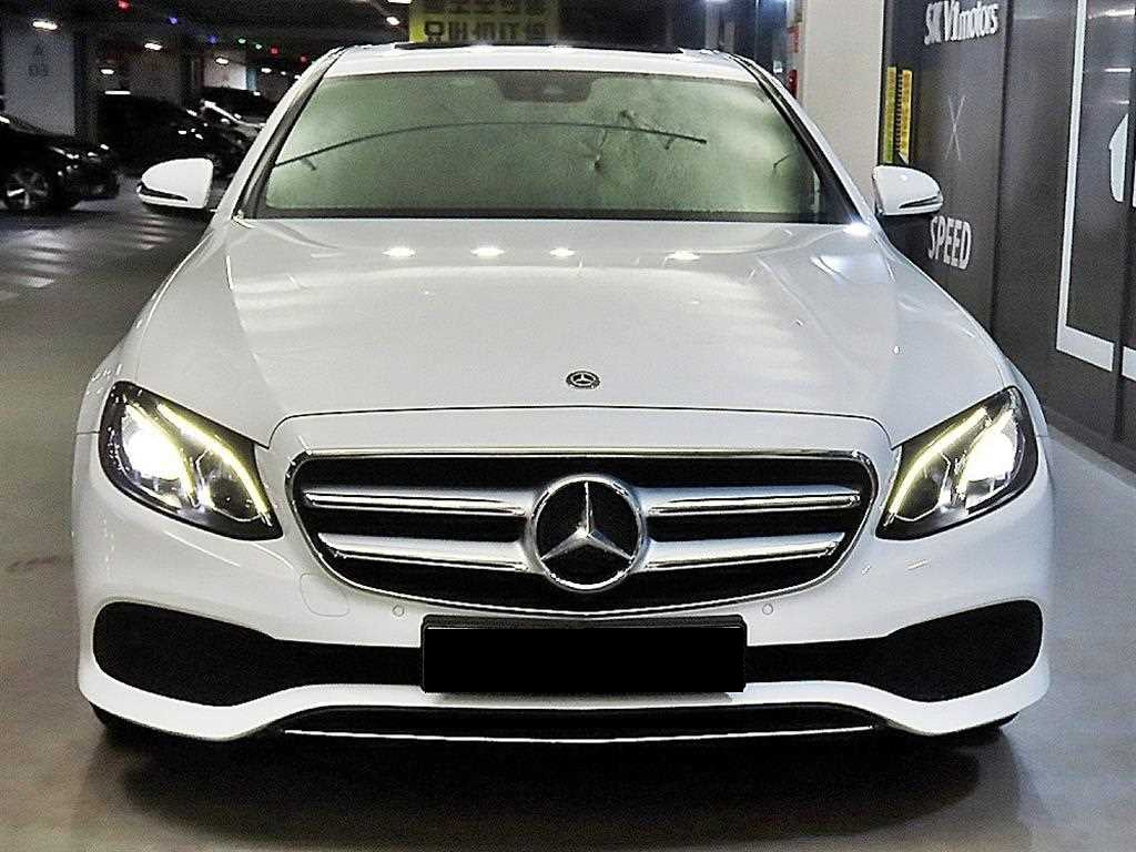 Mercedes-Benz E-Class — photo 02