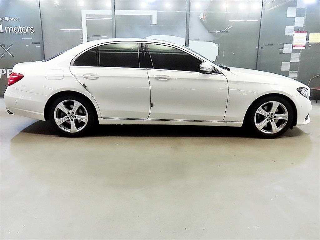 Mercedes-Benz E-Class — photo 03