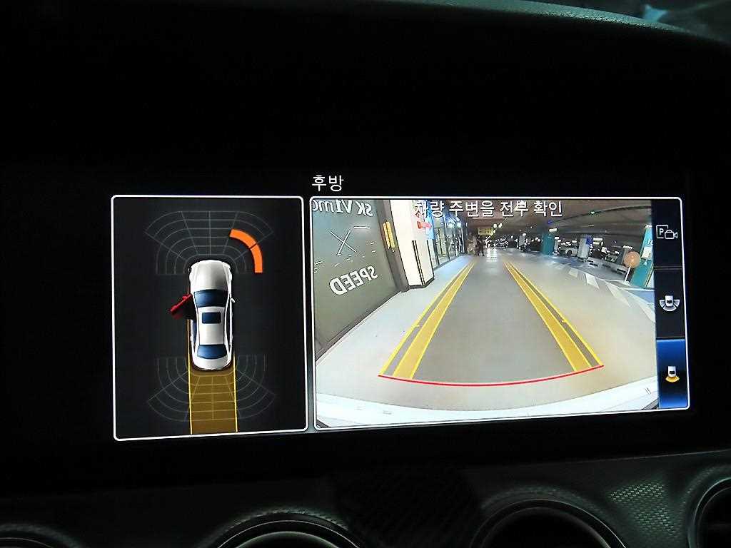 Mercedes-Benz E-Class — photo 14