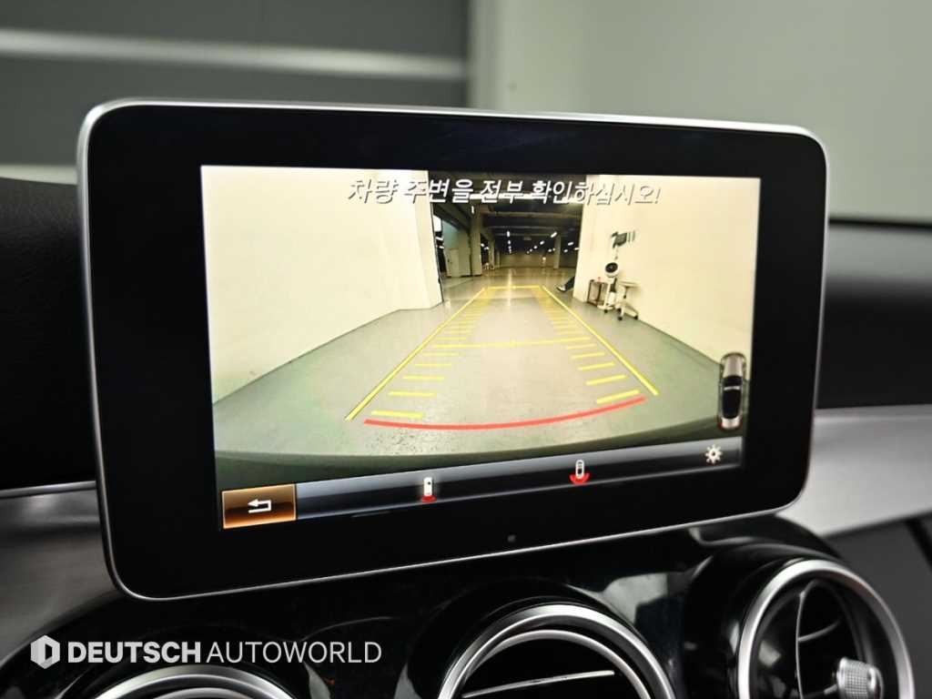 Mercedes-Benz C-Class — photo 15