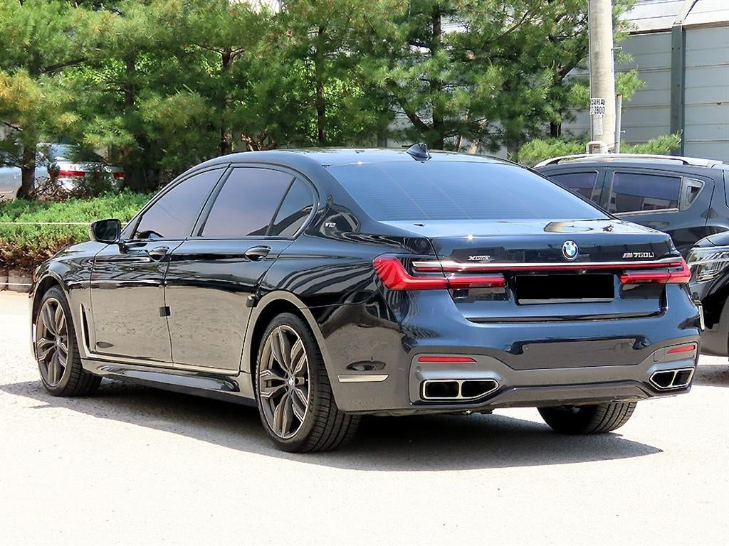 BMW 7-Series — photo 03
