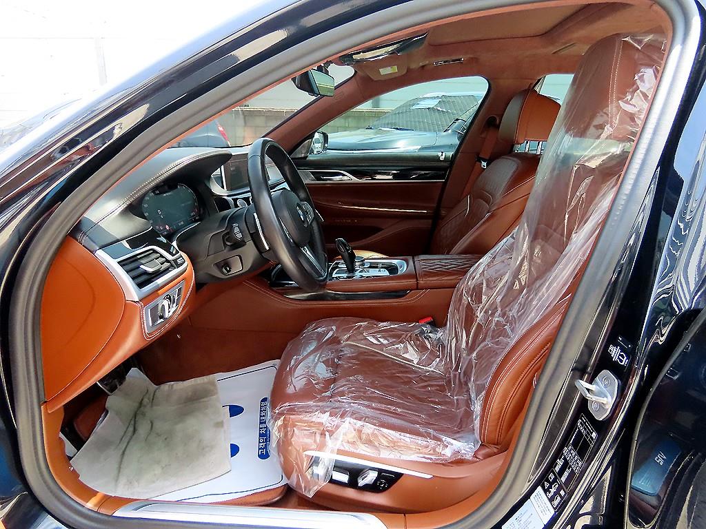 BMW 7-Series — photo 05