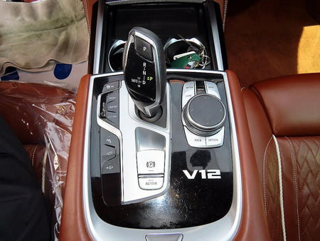 BMW 7-Series — photo 11