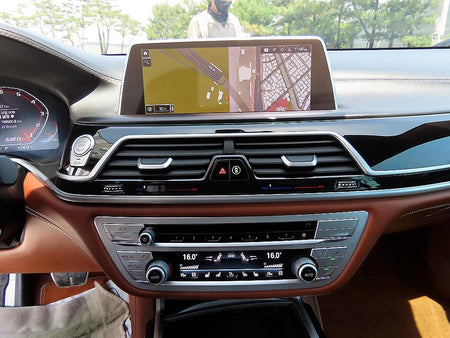 BMW 7-Series — photo 14