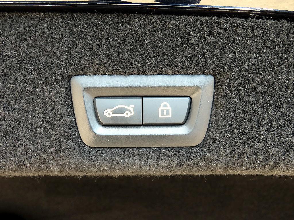 BMW 7-Series — photo 15