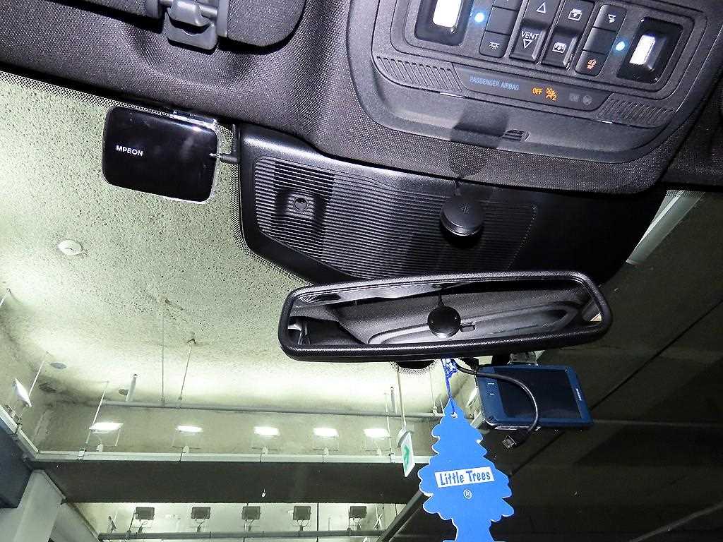 Ford Explorer — photo 14