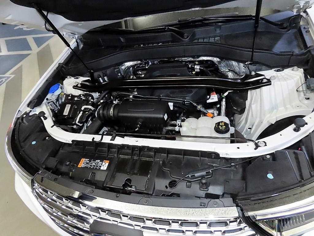 Ford Explorer — photo 18