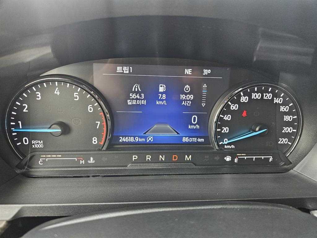 Ford Explorer — photo 20