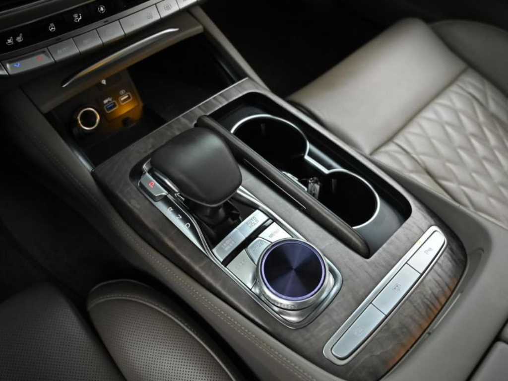 Kia K9 — photo 09
