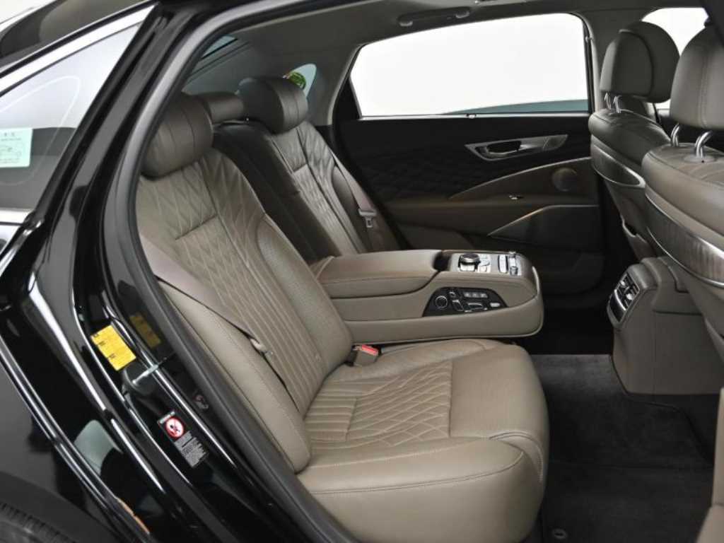 Kia K9 — photo 12