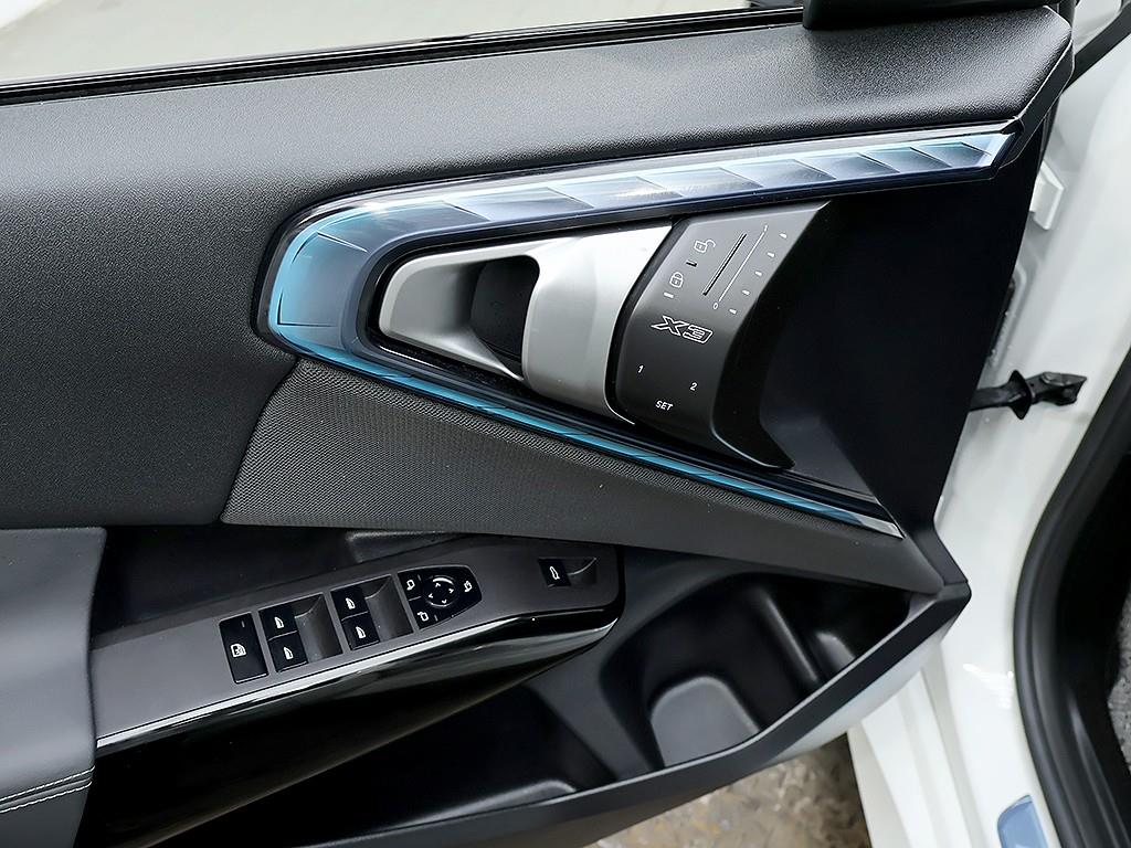 BMW X3 — photo 14