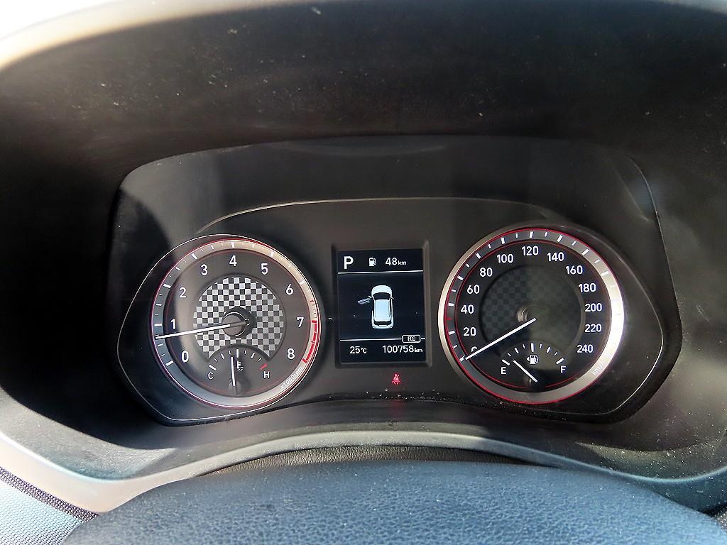 Hyundai Veloster — photo 09