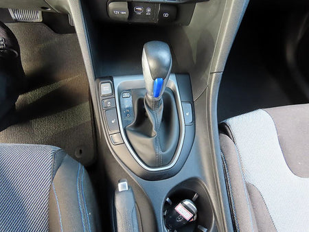 Hyundai Veloster — photo 10