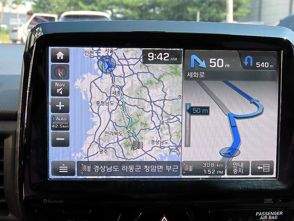 Hyundai Veloster — photo 14
