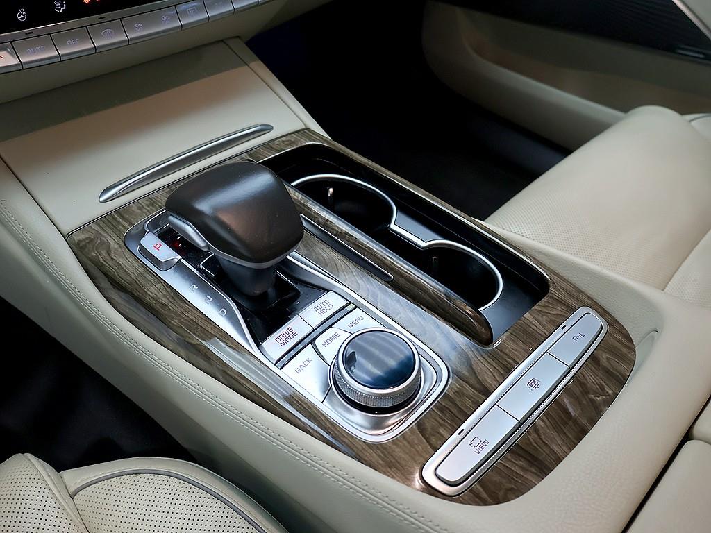 Kia K9 — photo 10