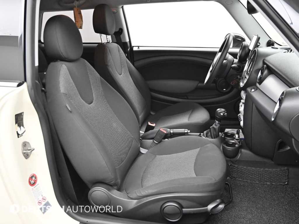 Mini Cooper — photo 10