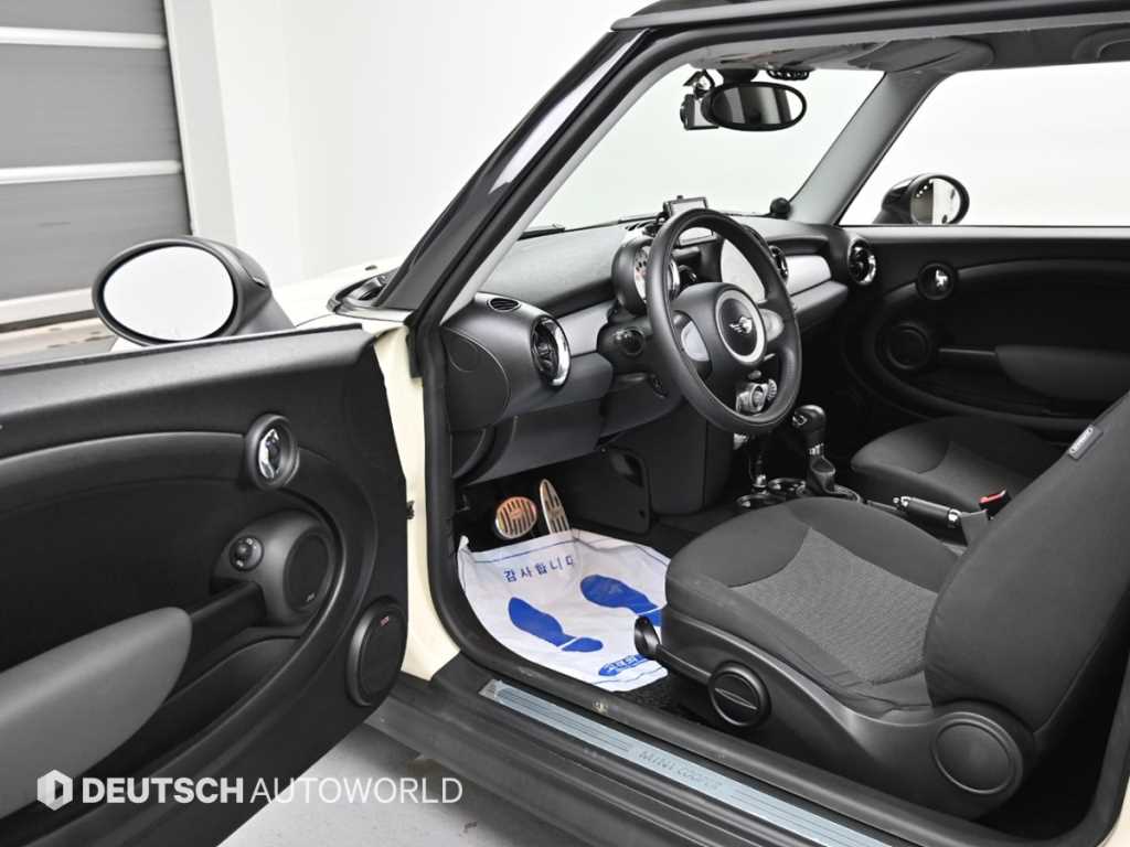 Mini Cooper — photo 11
