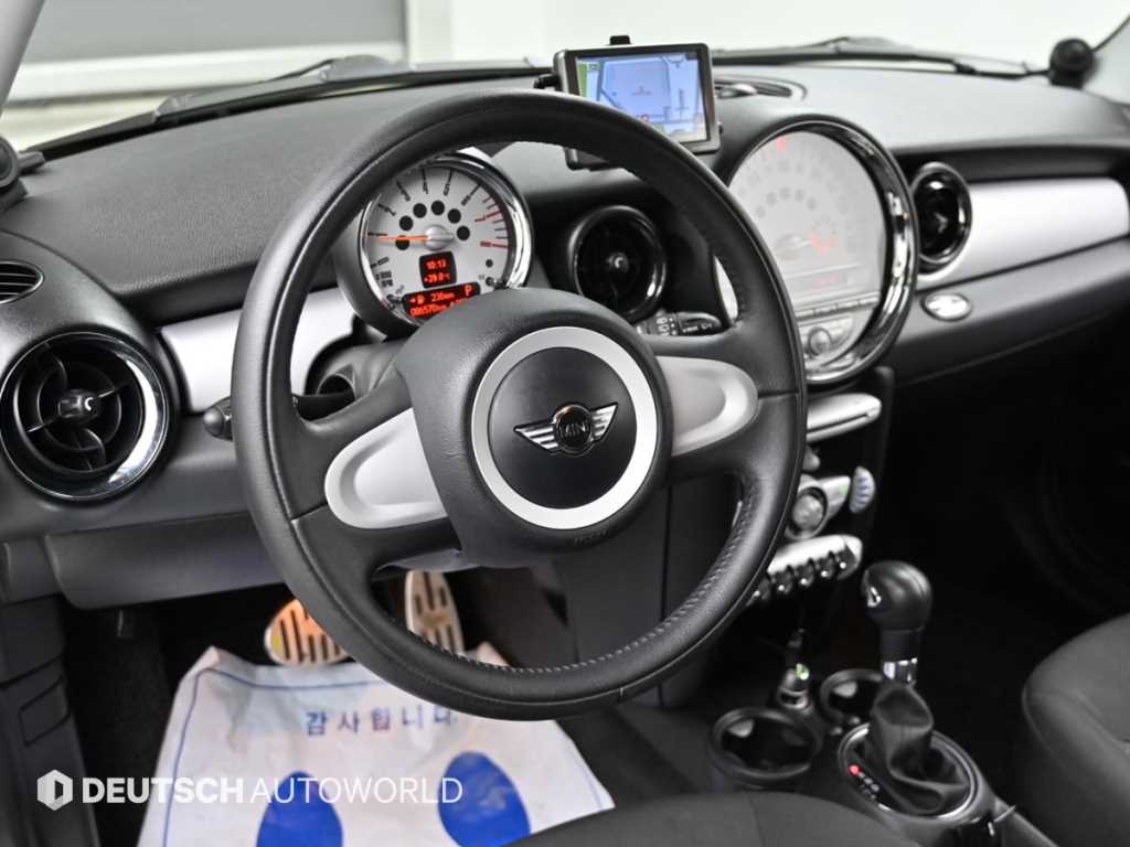 Mini Cooper — photo 13