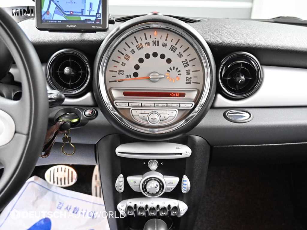 Mini Cooper — photo 14