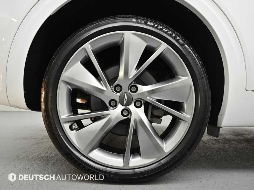 Genesis GV70 — photo 05