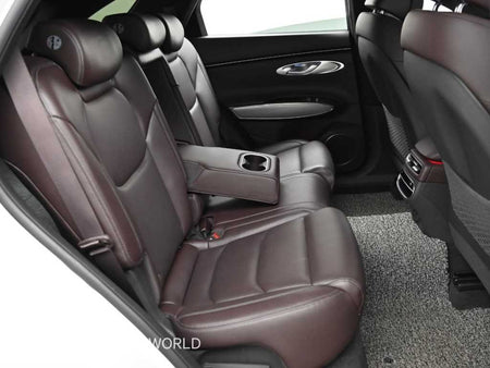 Genesis GV70 — photo 12