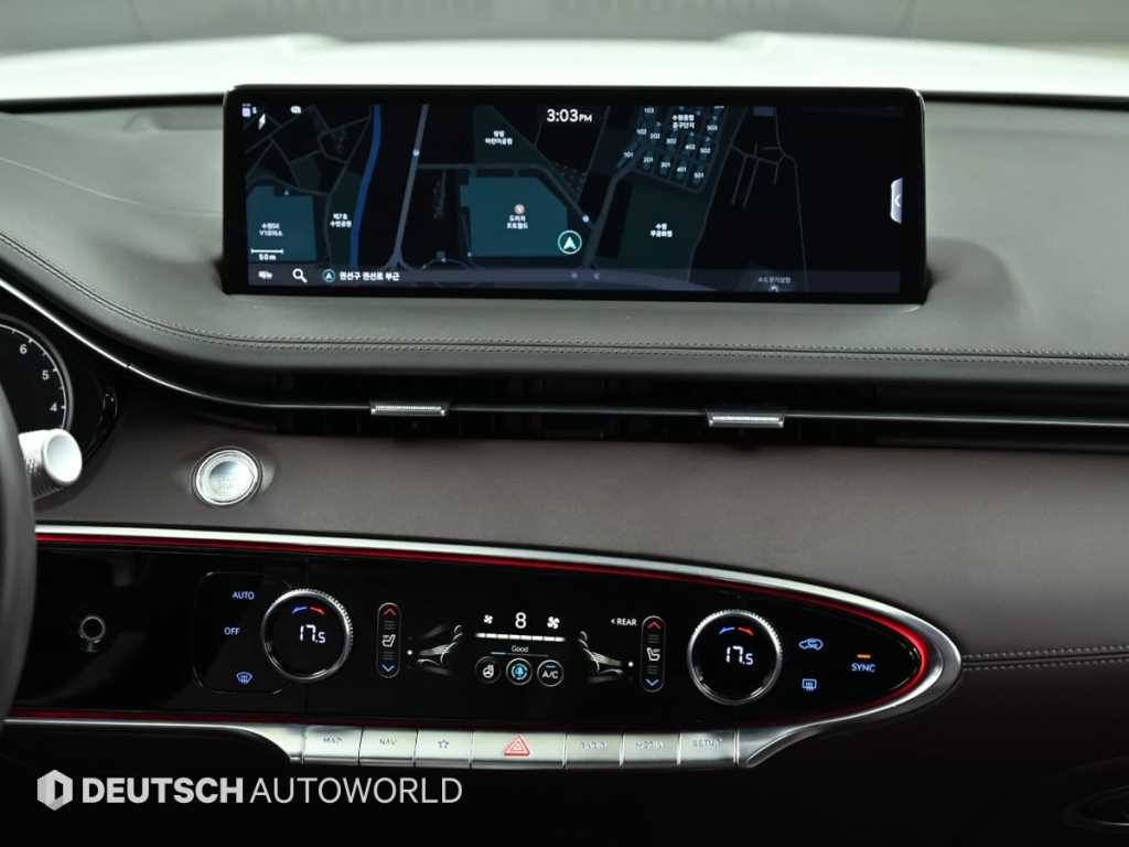 Genesis GV70 — photo 14