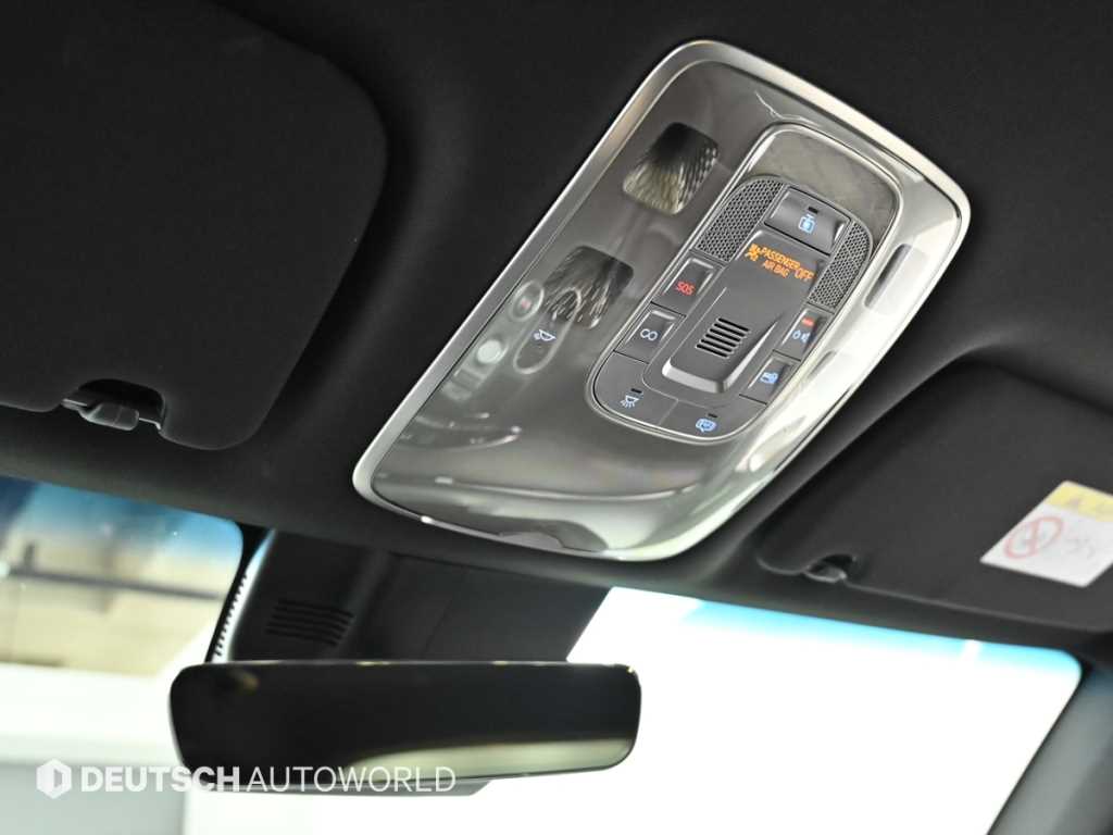 Genesis GV70 — photo 18