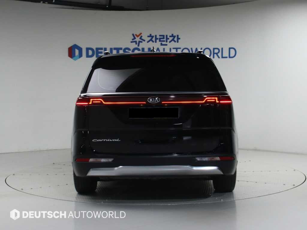 Kia Carnival — photo 04