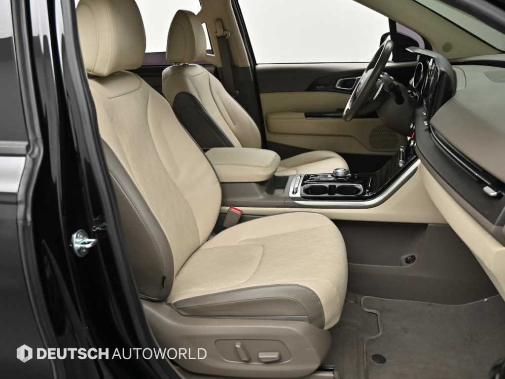 Kia Carnival — photo 10