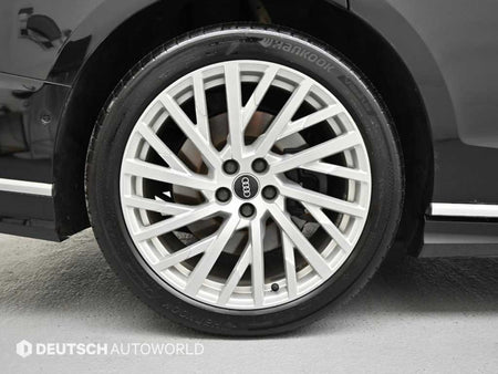 Audi A8 — photo 05