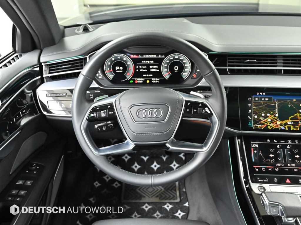 Audi A8 — photo 13