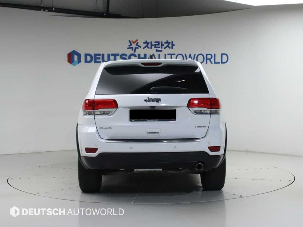 Jeep Cherokee — photo 04