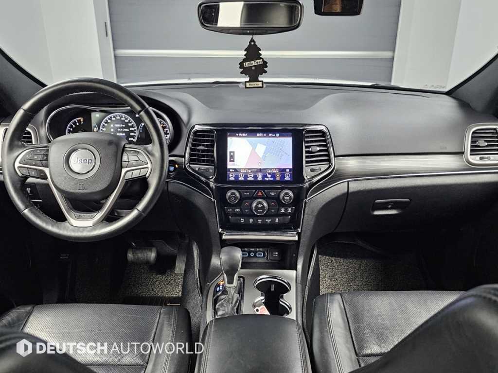 Jeep Cherokee — photo 07