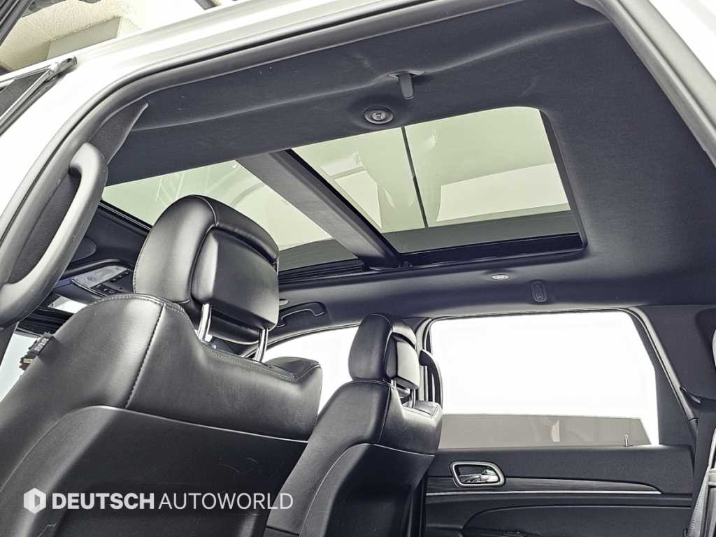 Jeep Cherokee — photo 18