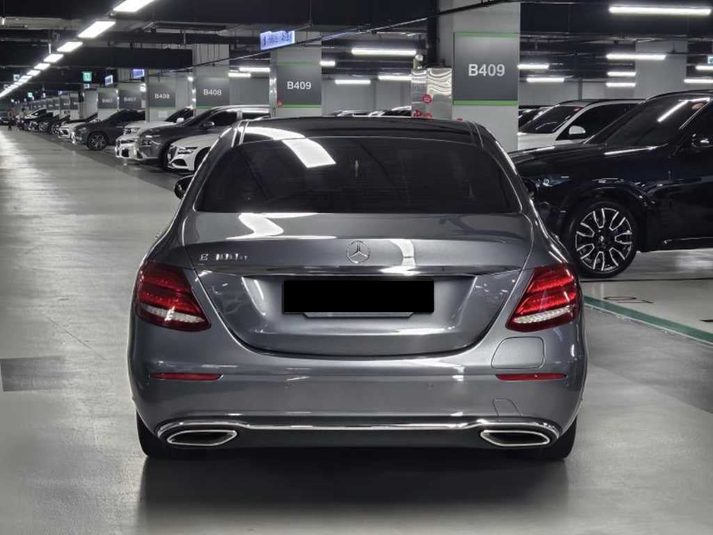 Mercedes-Benz E-Class — photo 03
