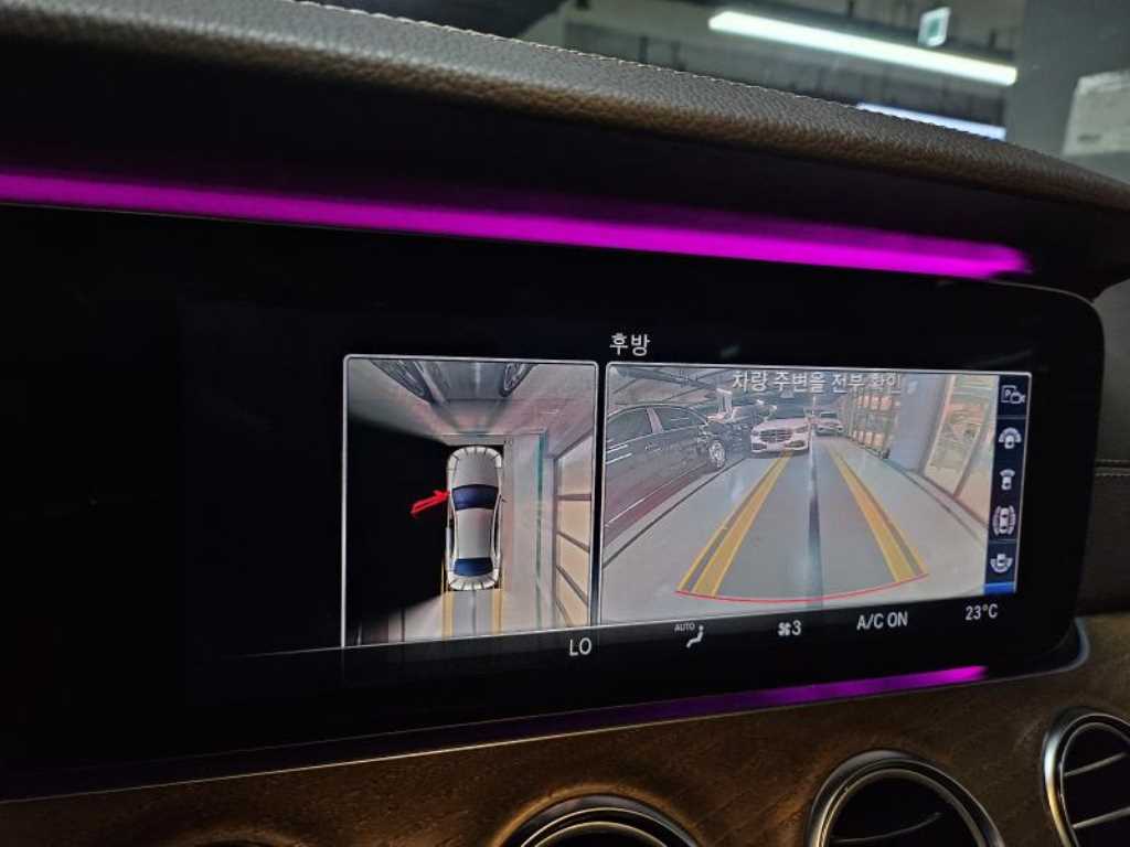 Mercedes-Benz E-Class — photo 10