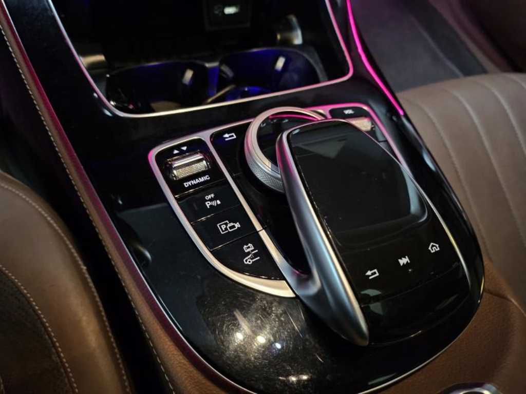 Mercedes-Benz E-Class — photo 12