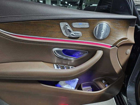 Mercedes-Benz E-Class — photo 13