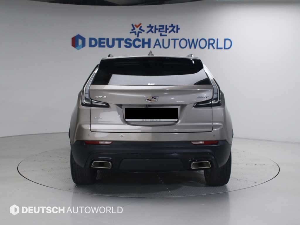 Cadillac XT4 — photo 04