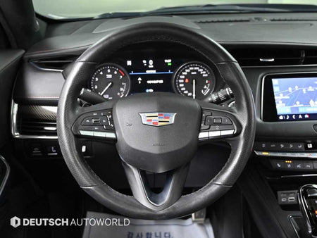 Cadillac XT4 — photo 13