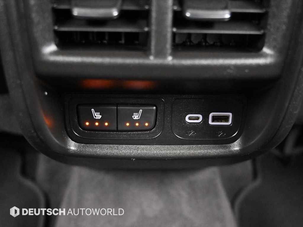 Cadillac XT4 — photo 16