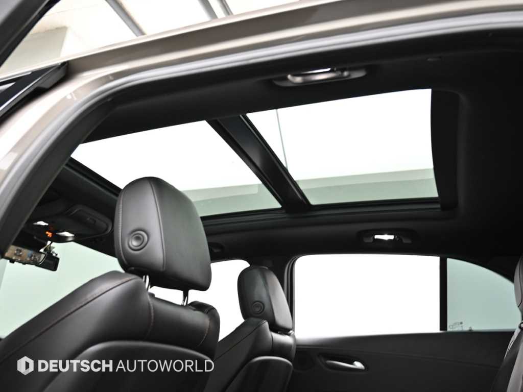 Cadillac XT4 — photo 18