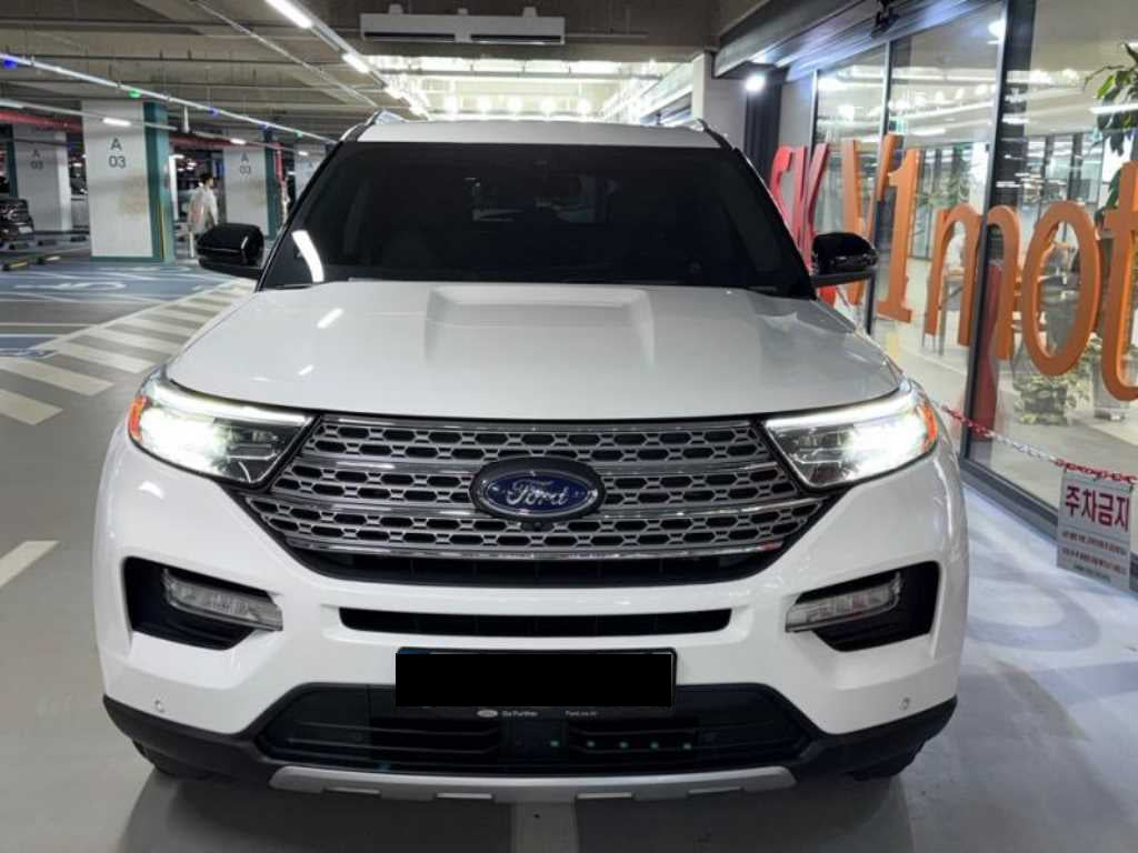 Ford Explorer — photo 01