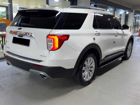Ford Explorer — photo 04