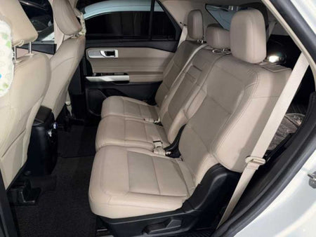 Ford Explorer — photo 07