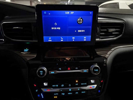 Ford Explorer — photo 10